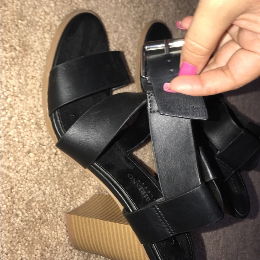Heels - Picture 2 of 2
